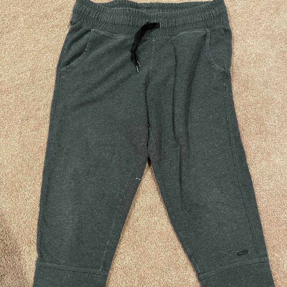 Champion capri lounge pants